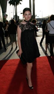 Ginnifer Goodwin feet photo thumbnail