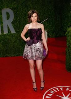 Ginnifer Goodwin feet photo thumbnail
