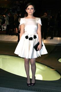 Ginnifer Goodwin feet photo thumbnail