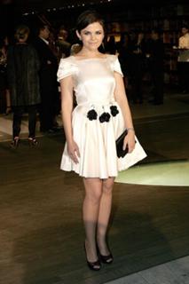 Ginnifer Goodwin feet photo thumbnail