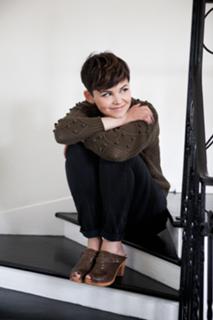 Ginnifer Goodwin feet photo thumbnail