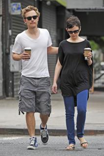 Ginnifer Goodwin feet photo thumbnail