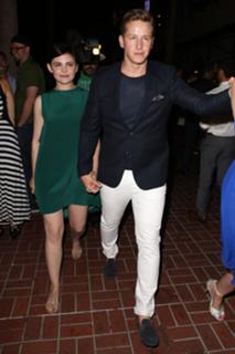 Ginnifer Goodwin feet photo thumbnail