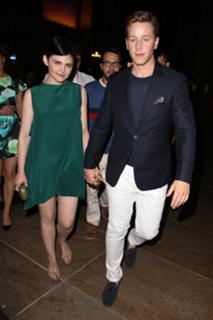 Ginnifer Goodwin feet photo thumbnail
