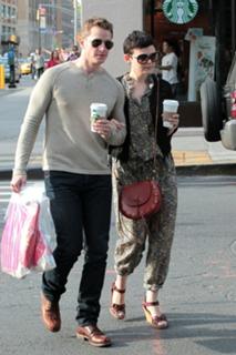 Ginnifer Goodwin feet photo thumbnail