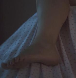 Ginnifer Goodwin feet photo thumbnail