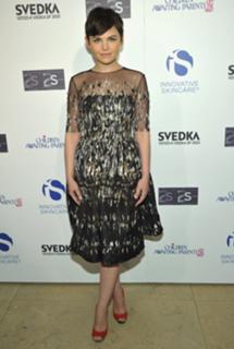 Ginnifer Goodwin feet photo thumbnail