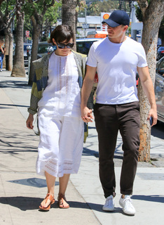 Ginnifer Goodwin feet photo thumbnail