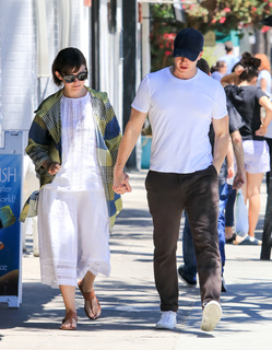 Ginnifer Goodwin feet photo thumbnail