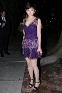 Ginnifer Goodwin feet photo thumbnail