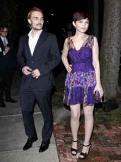Ginnifer Goodwin feet photo thumbnail