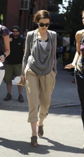 Ginnifer Goodwin feet photo thumbnail