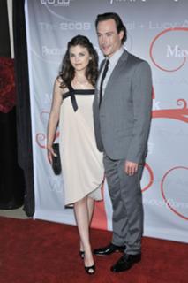 Ginnifer Goodwin feet photo thumbnail