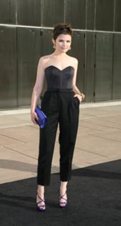 Ginnifer Goodwin feet photo thumbnail