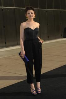 Ginnifer Goodwin feet photo thumbnail