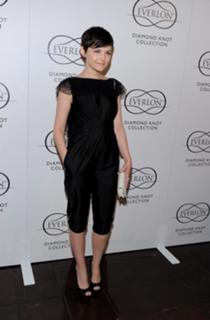 Ginnifer Goodwin feet photo thumbnail