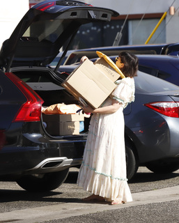 Ginnifer Goodwin feet photo thumbnail
