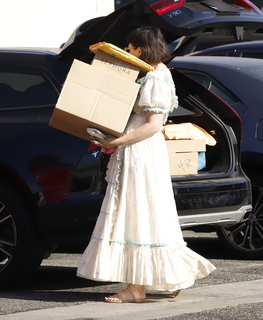 Ginnifer Goodwin feet photo thumbnail