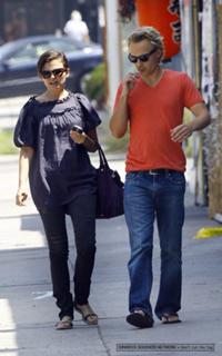 Ginnifer Goodwin feet photo thumbnail