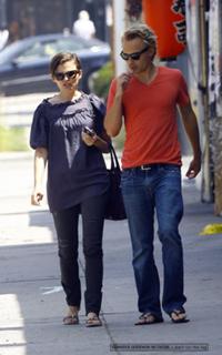 Ginnifer Goodwin feet photo thumbnail