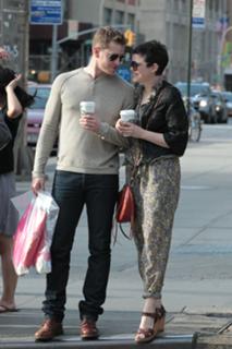 Ginnifer Goodwin feet photo thumbnail