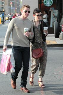 Ginnifer Goodwin feet photo thumbnail