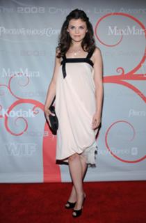 Ginnifer Goodwin feet photo thumbnail