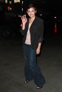 Ginnifer Goodwin feet photo thumbnail