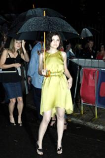 Ginnifer Goodwin feet photo thumbnail