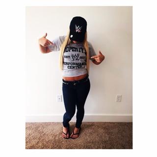 Gionna Daddio feet photo thumbnail
