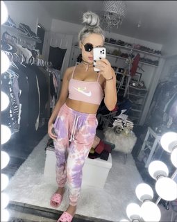 Gionna Daddio feet photo thumbnail