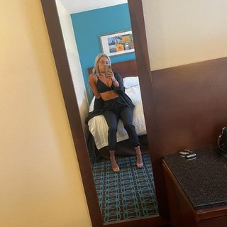 Gionna Daddio feet photo thumbnail