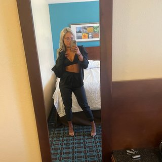 Gionna Daddio feet photo thumbnail