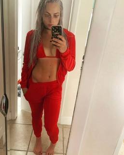 Gionna Daddio feet photo thumbnail