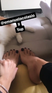 Giorgia Crivello feet photo thumbnail