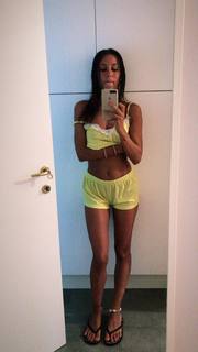 Giorgia Crivello feet photo thumbnail