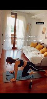 Giorgia Crivello feet photo thumbnail