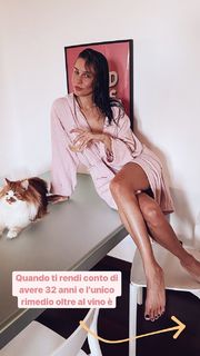 Giorgia Crivello feet photo thumbnail
