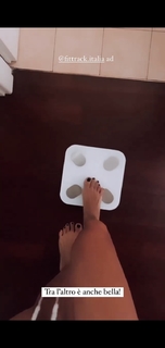 Giorgia Crivello feet photo thumbnail