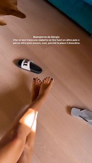 Giorgia Crivello feet photo thumbnail