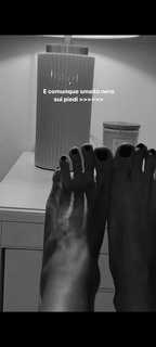 Giorgia Crivello feet photo thumbnail
