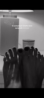 Giorgia Crivello feet photo thumbnail