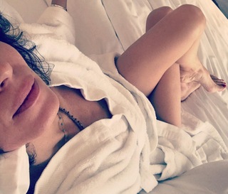 Giorgia feet photo thumbnail