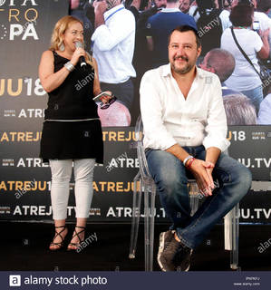 Giorgia Meloni feet photo thumbnail