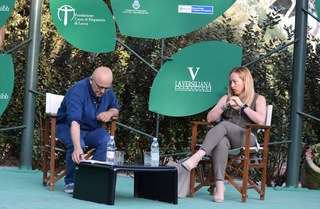 Giorgia Meloni feet photo thumbnail