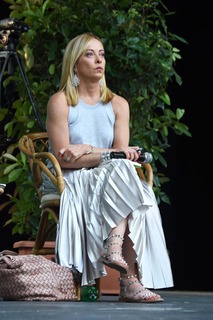 Giorgia Meloni feet photo thumbnail