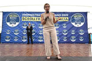 Giorgia Meloni feet photo thumbnail