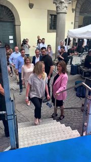Giorgia Meloni feet photo thumbnail