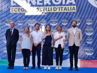 Giorgia Meloni feet photo thumbnail