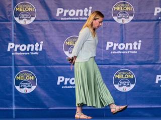 Giorgia Meloni feet photo thumbnail